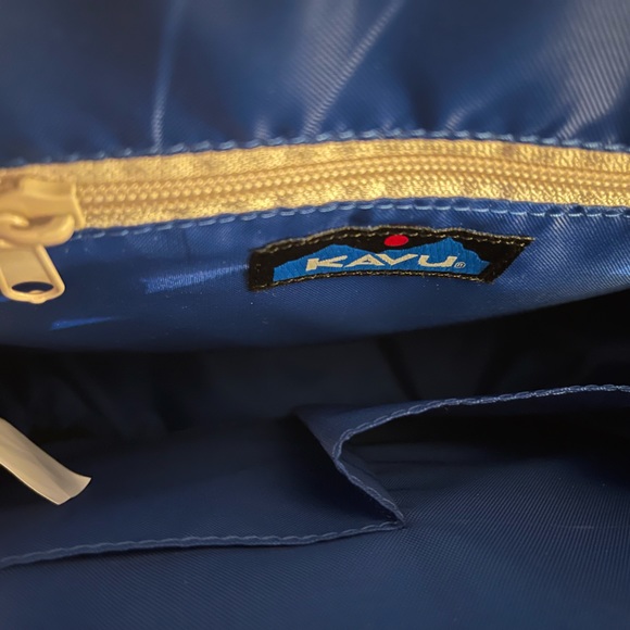 KAVU Crossbody NWT - Picture 3 of 4